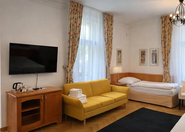 Residence Dykova - Former Pension Jana, Domov Mladeze Praga